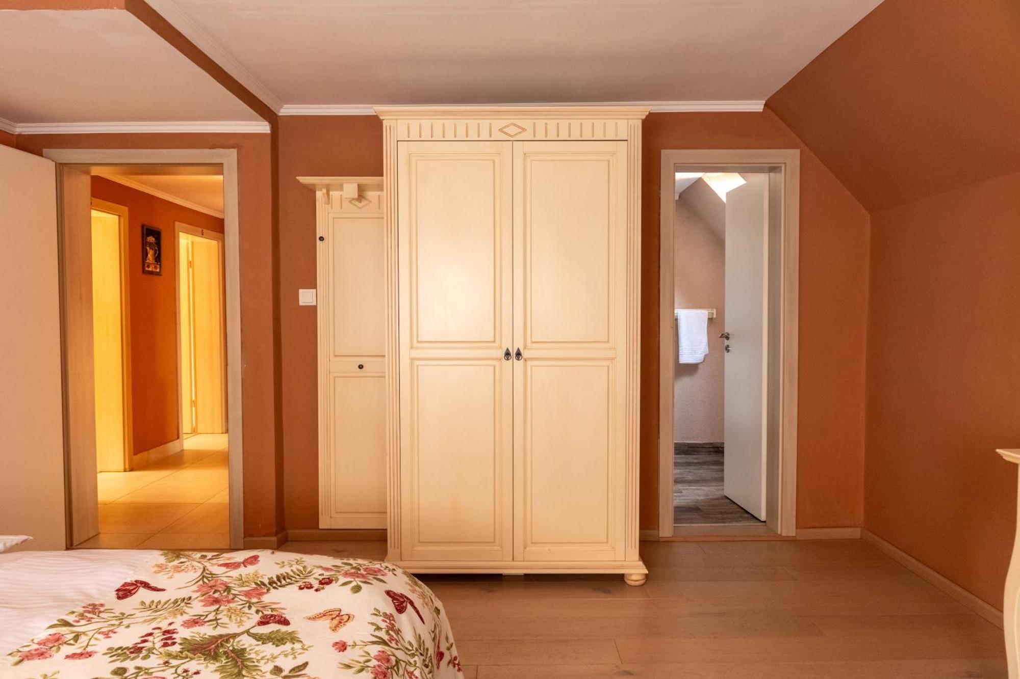 Отель Vila Crisalia Sibiel -Sibiu (Adults Only) Экстерьер фото