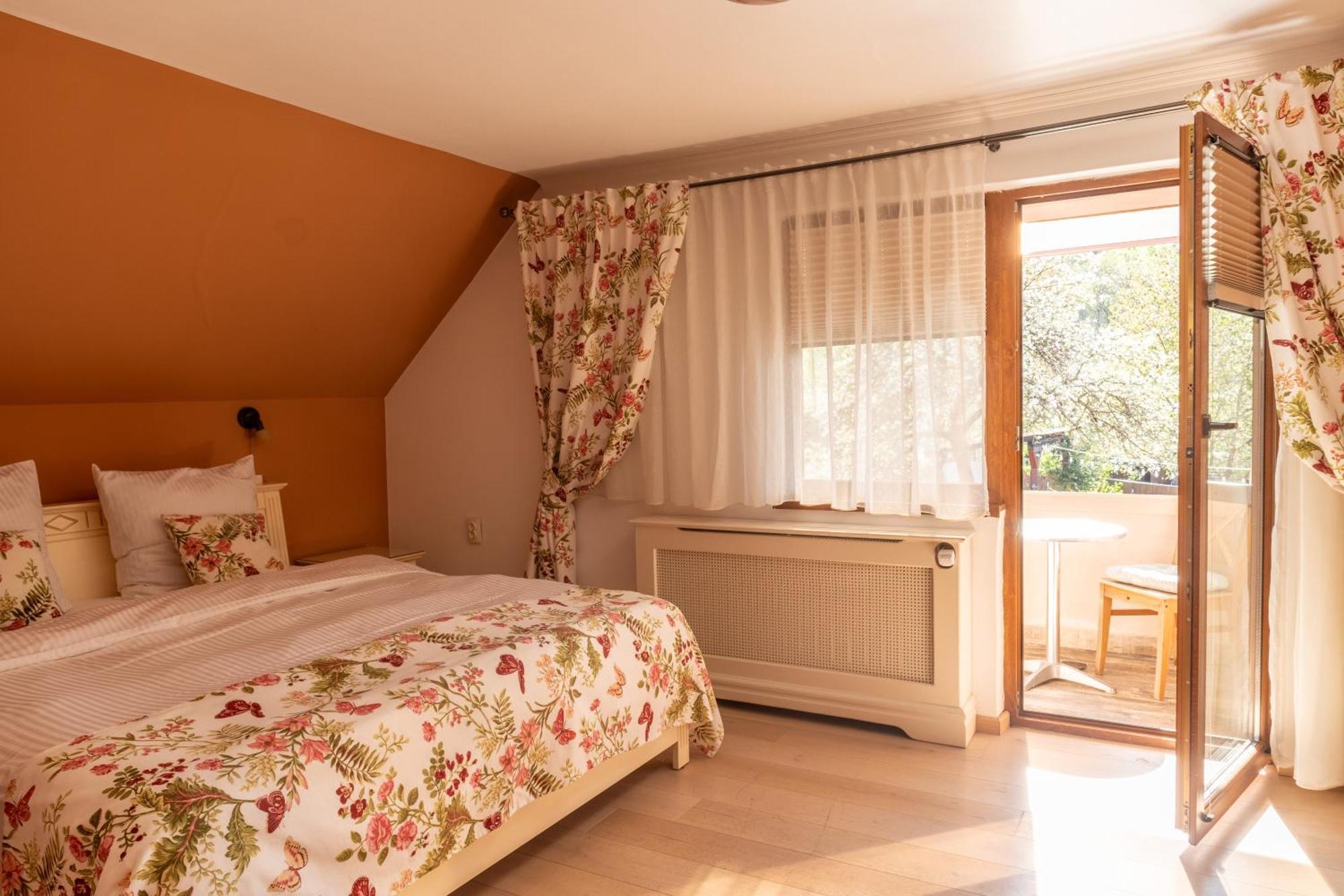 Отель Vila Crisalia Sibiel -Sibiu (Adults Only) Экстерьер фото